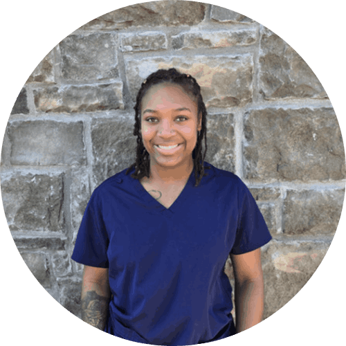 Bulldogridingaskateboard